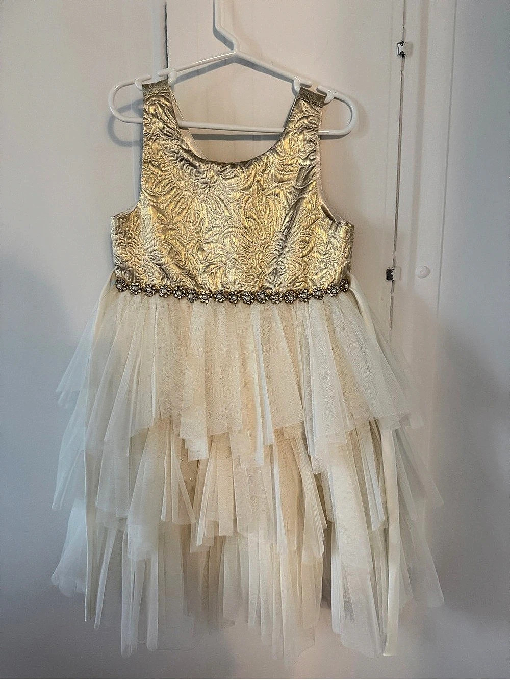 Aspen Princess Gold & White Girls Size 6 Like New
